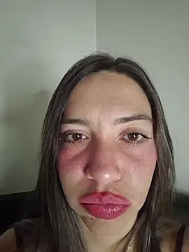 loveuu-bae live cam on StripChat