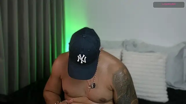 owen-pierces webcam