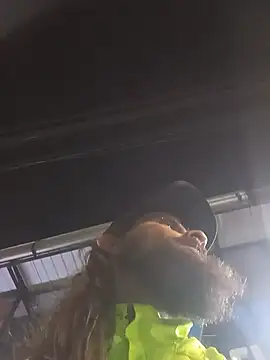 Hairy_mannn2 webcam