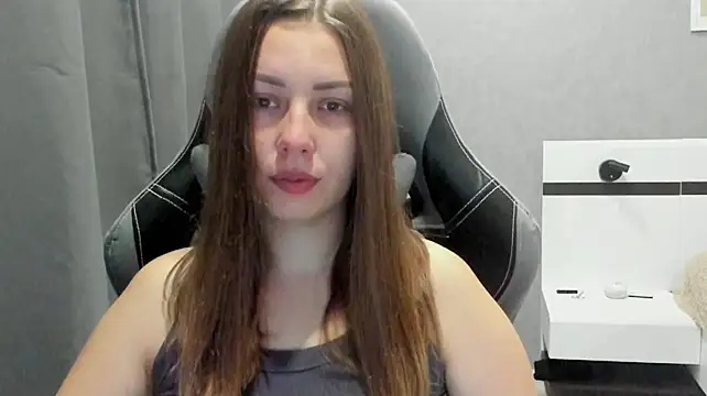 Mia_shy1