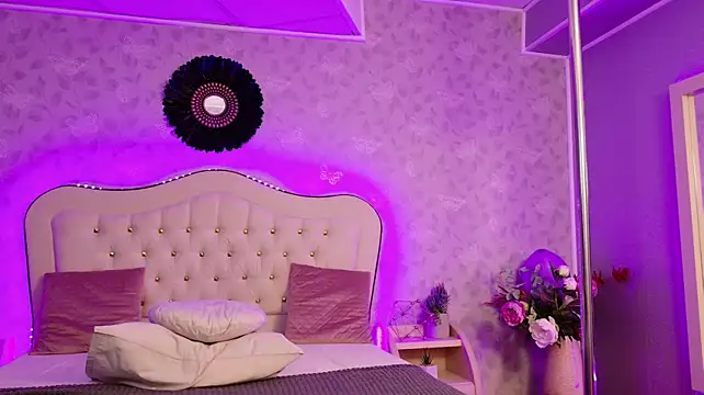 GracieNoir live cam on StripChat