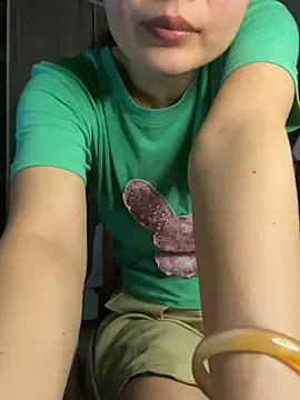 Ivy_Trix2 live cam on StripChat
