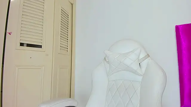 celena-squirt