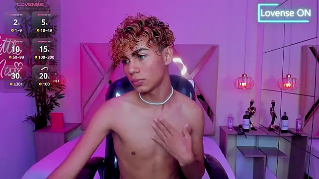Anyelo_Twink live sex cam