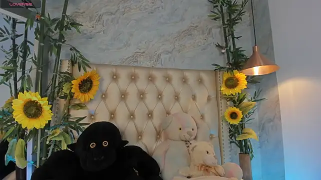 LittleeJaz webcam