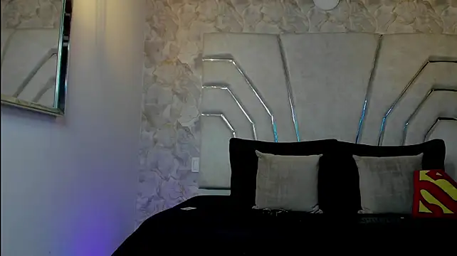 MAXTHOMSON webcam