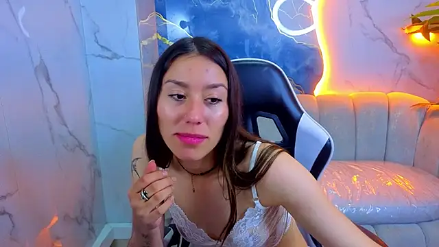 IvyDesire_Tx live cam on StripChat
