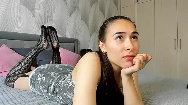 Bambiii_bby live cam on StripChat