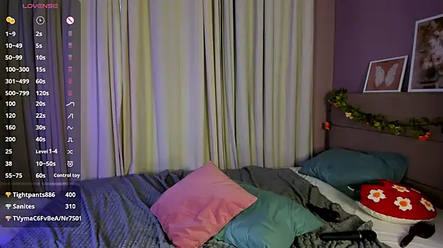 Rina_Panic live cam on StripChat