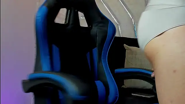 MAXTHOMSON webcam