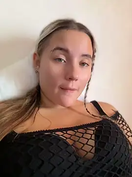 Miss_Unattainable webcam