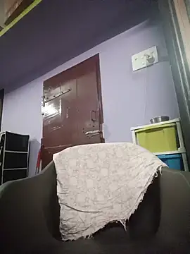 SeamedReliever live cam on StripChat