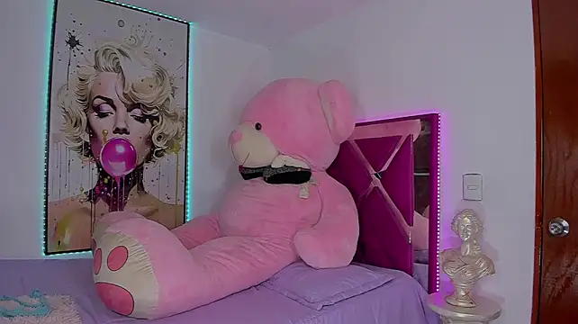 Ayris_18 webcam