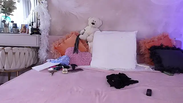 JullyBlair webcam
