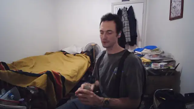 JohnnyMoves webcam