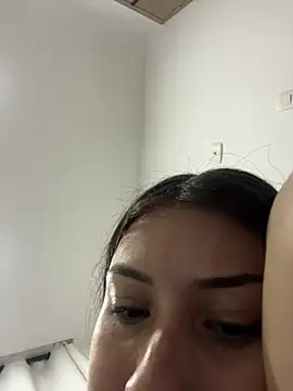 sellene_bloom webcam