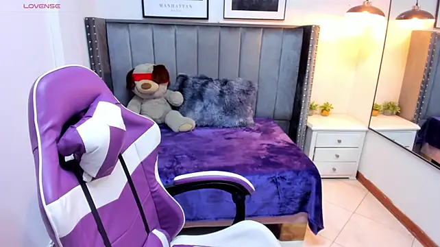 ninaa_monroe webcam
