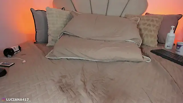 _luuciana_ webcam
