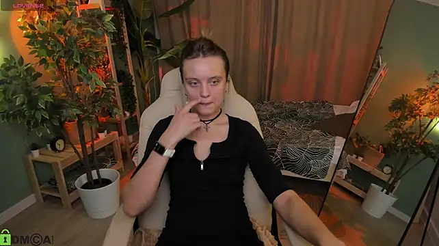 Alisa_Laurent live cam on StripChat