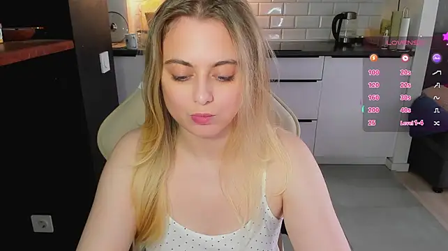 blonde_kellyy