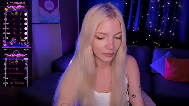 AnyaTaylor_ live cam on StripChat