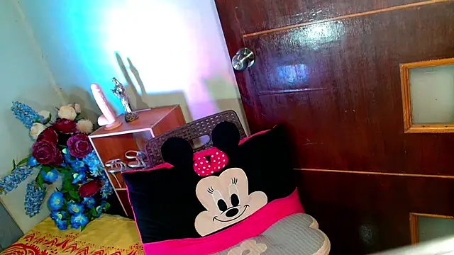 baby_kiraxx webcam
