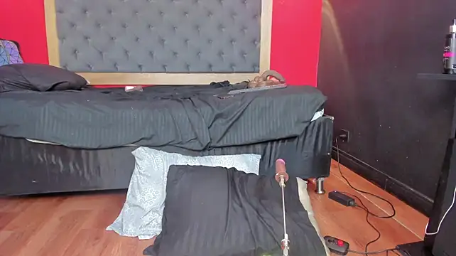 YayaHilton webcam