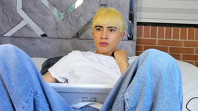 ThiagoDV live sex cam
