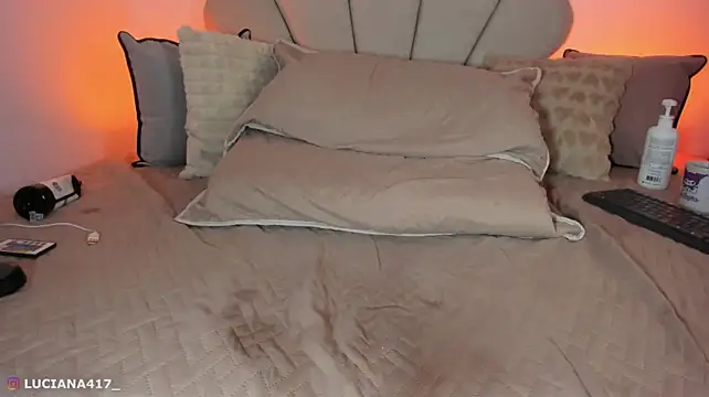 _luuciana_ webcam