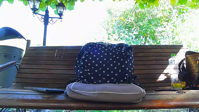 PublicBigLabiaMelly live sex cam