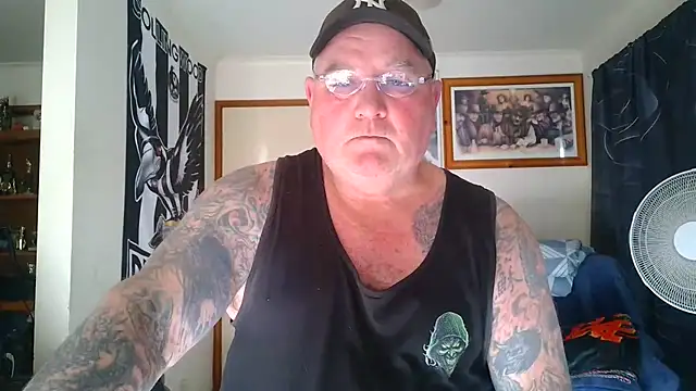 KINKYBLUEYES69 webcam