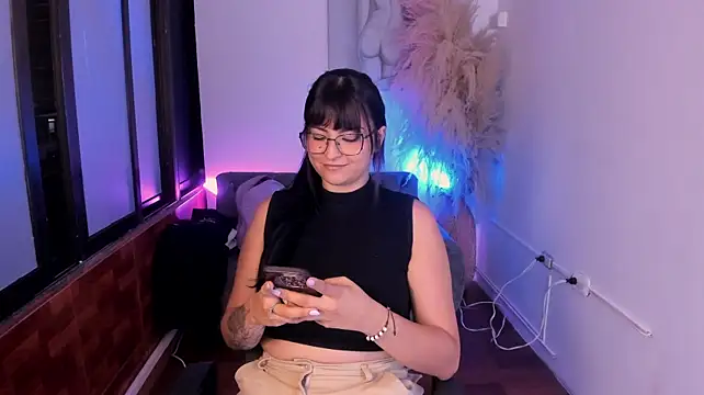 TifanyWhite_ live cam on StripChat