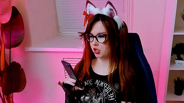 CarolGiggly live cam on StripChat
