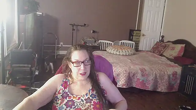 Ireallysquirt live cam on StripChat