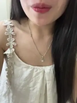 Lilyy_babyy webcam
