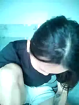 MiuMiu-Babyy webcam
