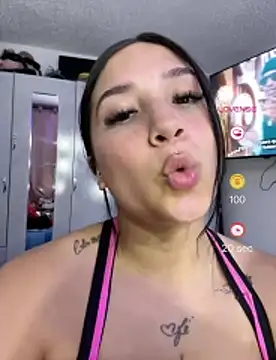 Alexaaa14 live cam on StripChat