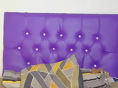 BustyOrgasmPie webcam