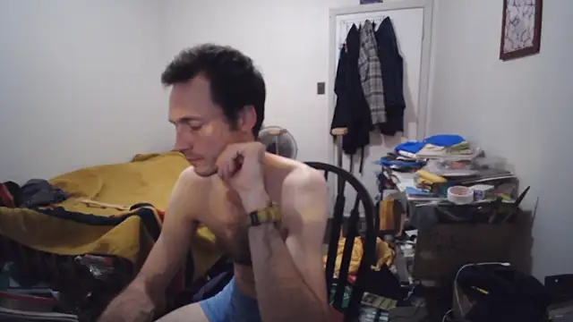 JohnnyMoves webcam