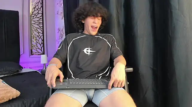 adrian_black86306 webcam