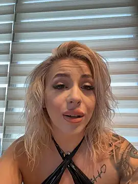 iveysin (F young) - Time to make this hotter