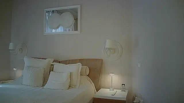 Luna_Hoty webcam
