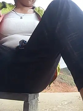Linda-04 webcam