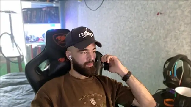 _Serious_Man webcam