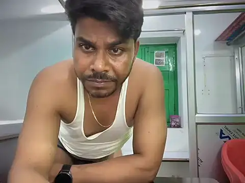 Raaz_5690 webcam