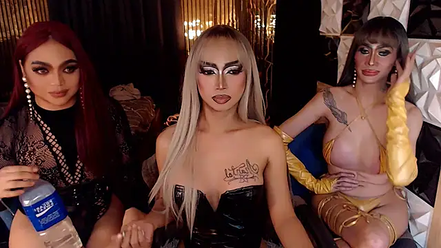MonstrousCockDiva