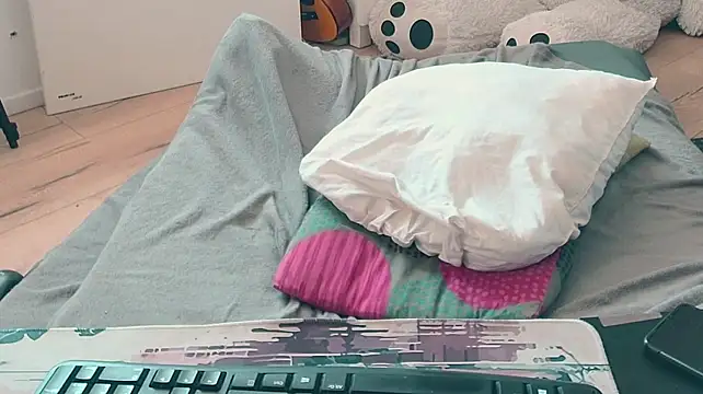 CeriseLapine webcam