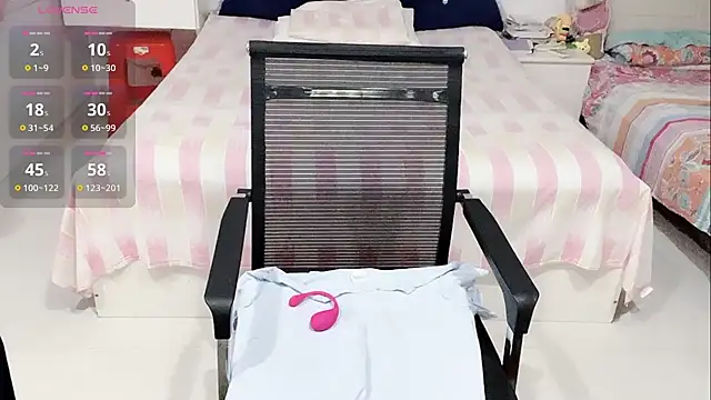 miaomiao-99 (F milf) - 震奶头3分钟
