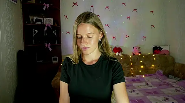 Lunariaa live cam preview