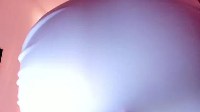 megan_whitee__ webcam